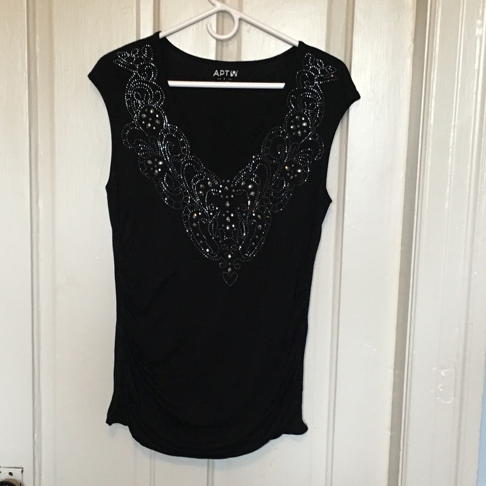 Apt 9 Top